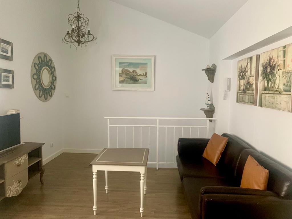 Precioso Apartamento กาสโตร-อูร์เดียเลส ภายนอก รูปภาพ